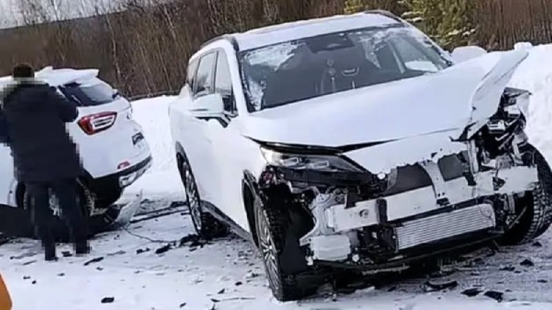 Необычная авария с Chery: новый кроссовер вызвал вопросы