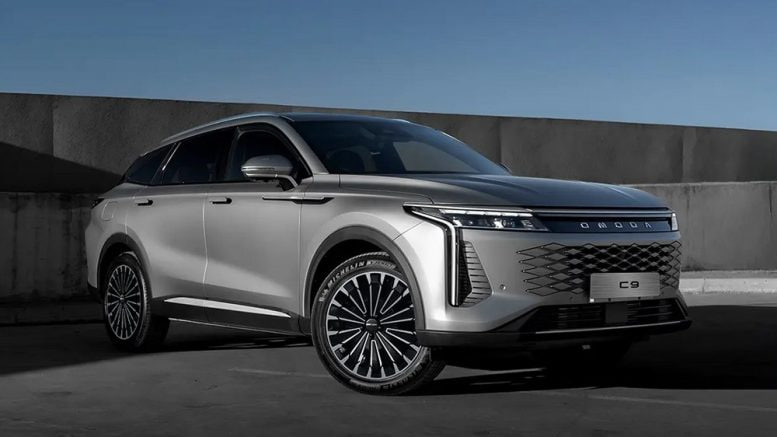 Кроссовер Omoda C9: новое имя на старом шасси