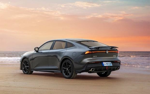 Changan Uni-V: Новые комплектации Luxe и Tech на российском рынке