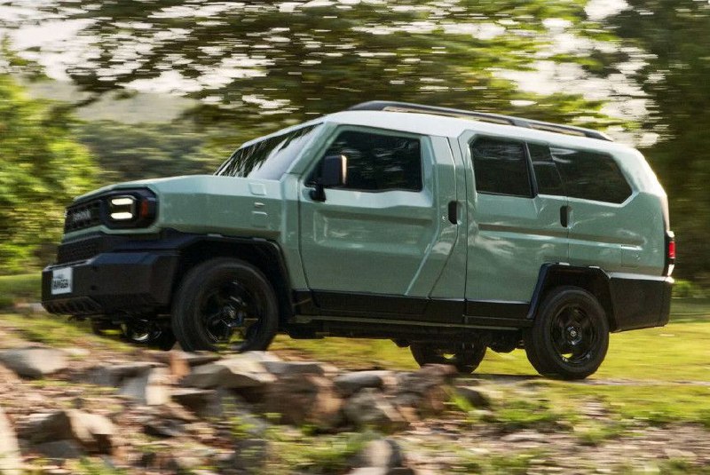 Новый семиместный универсал Toyota Hilux Rangga начинает производство в Индонезии