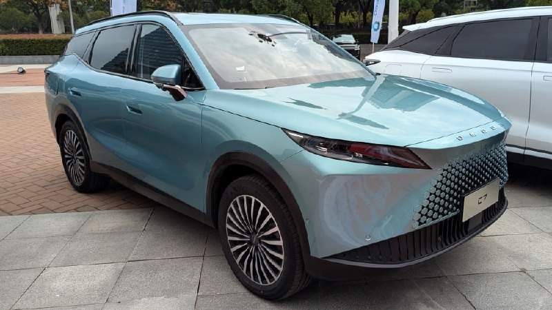Интерьер нового кроссовера Omoda C7 для российского рынка