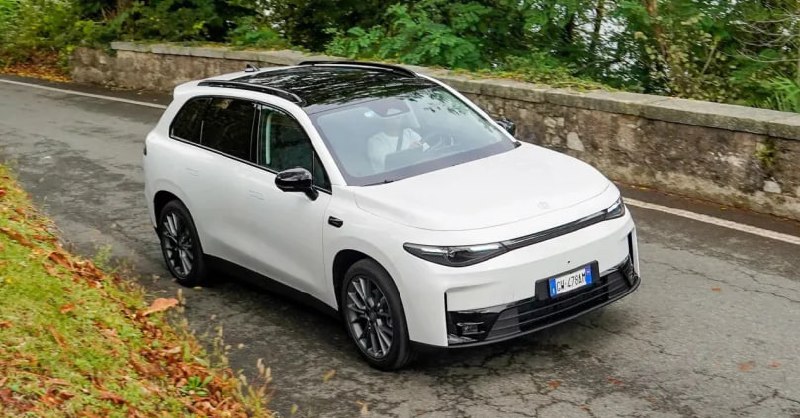 Новая гибридная версия кроссовера Leapmotor C10 для европейского рынка