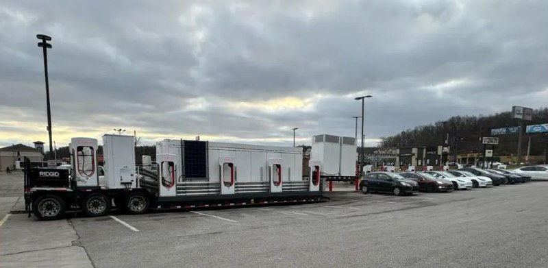 Tesla представляет мобильные зарядные станции Megapack Charger