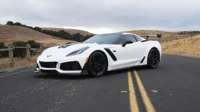 На аукцион выставляется мощный Corvette от Hennessey