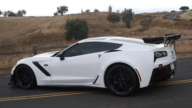 На аукцион выставляется мощный Corvette от Hennessey
