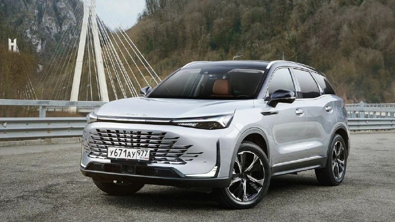 BAIC X75: Новая версия кроссовера с полным приводом и гибридной силовой установкой