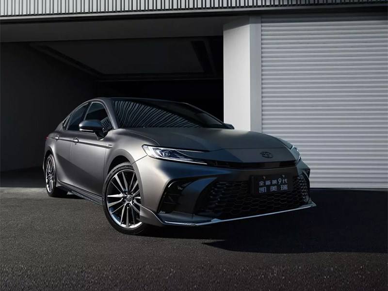 Toyota Launches Exclusive Camry Glorious Edition for China