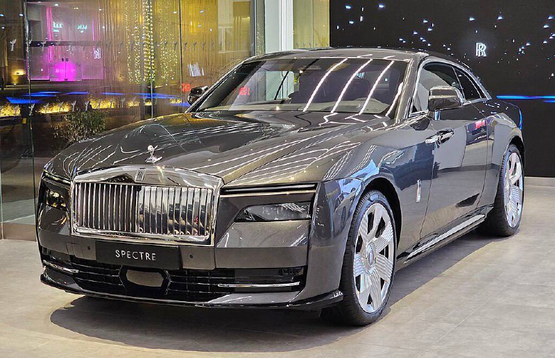 Второй электрокар от Rolls-Royce в 2023 году