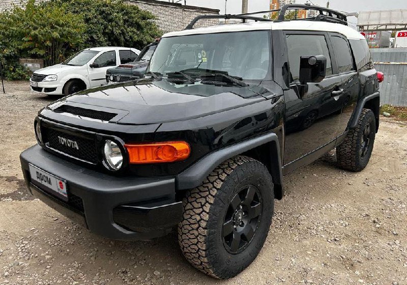 Обзор внедорожника FJ Cruiser: альтернатива Прадо