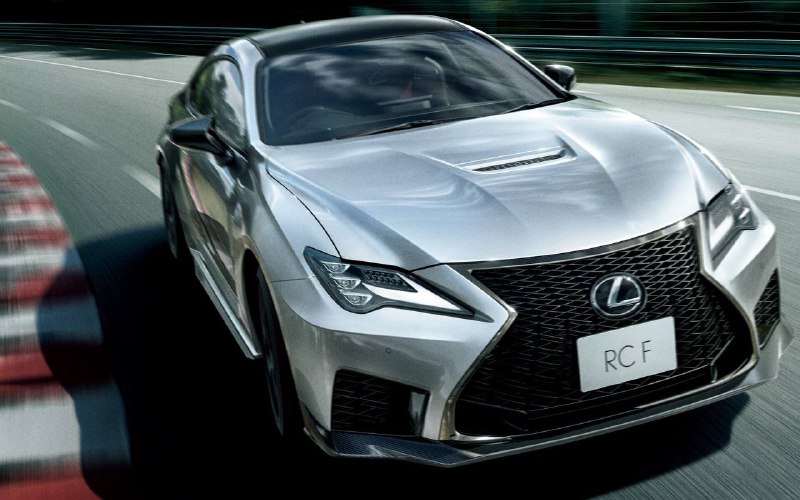 Lexus завершает выпуск культового купе RC и RC F