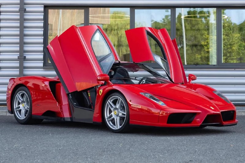 Продается уникальный суперкар Ferrari Enzo бывшего гонщика Формулы-1