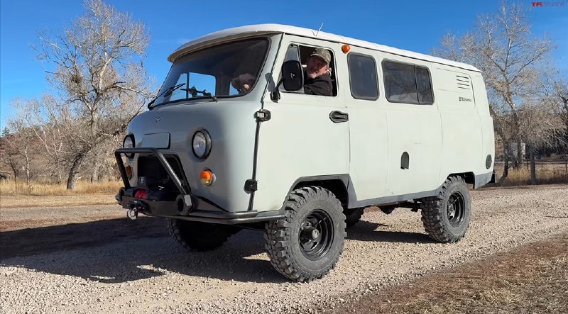 УАЗ Буханка превращается в The Fast Loaf: американское обновление