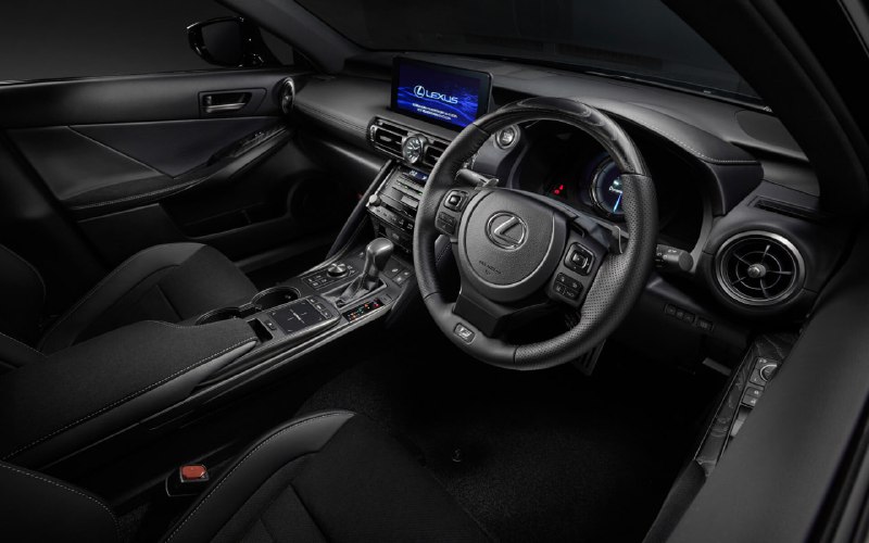 Lexus IS: Новая эксклюзивная версия F Sport Mode Black IV в Японии