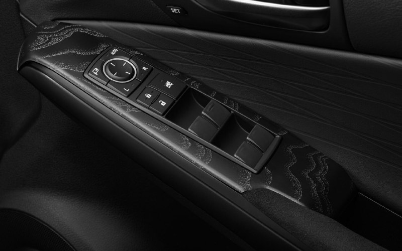 Lexus IS: Новая эксклюзивная версия F Sport Mode Black IV в Японии