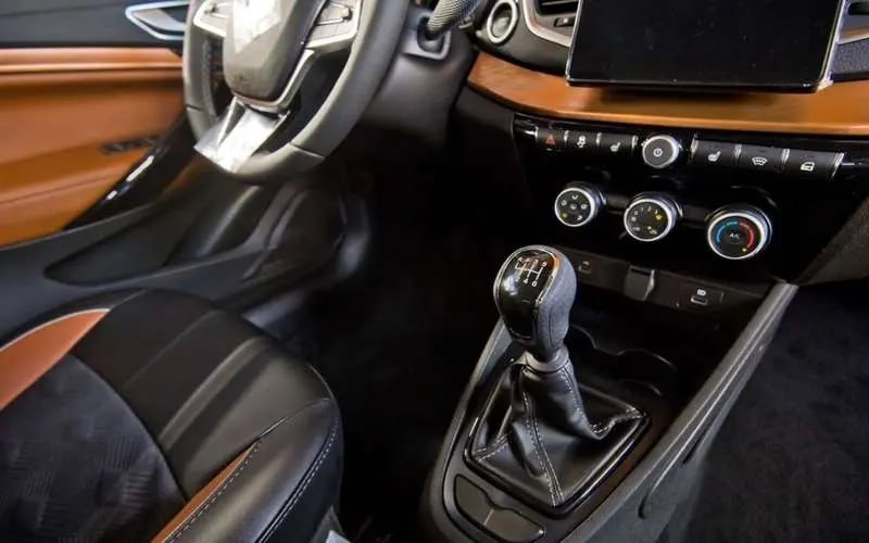 Lada Vesta запускает новую механическую коробку передач
