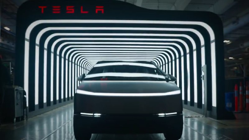 Tesla запускает кибертуннель на заводе Gigafactory в Техасе