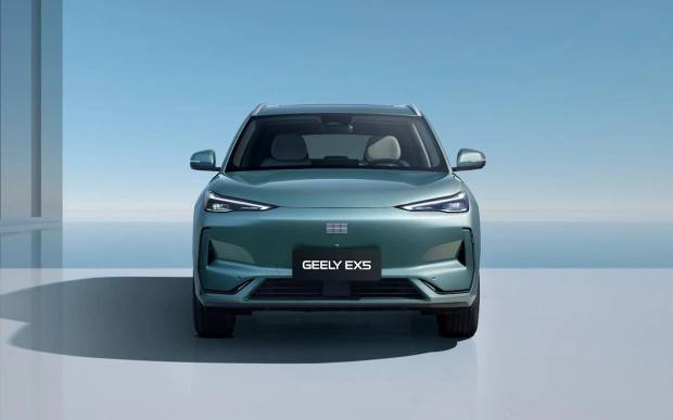 Geely анонсирует новый электрический кроссовер для России