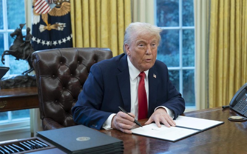 Трамп отложил пошлины на автомобили из Мексики