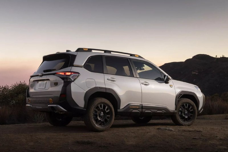 Новые модификации Subaru Forester: гибрид и внедорожник