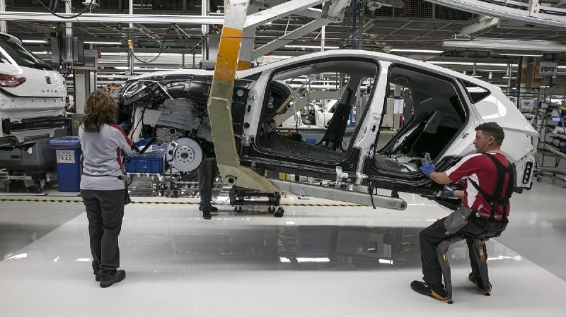 Seat предостерегает о возможных увольнениях из-за пошлин на электромобили