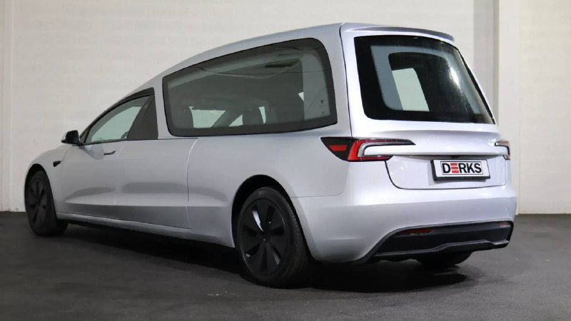 Трансформация Tesla Model 3 в уникальный катафалк
