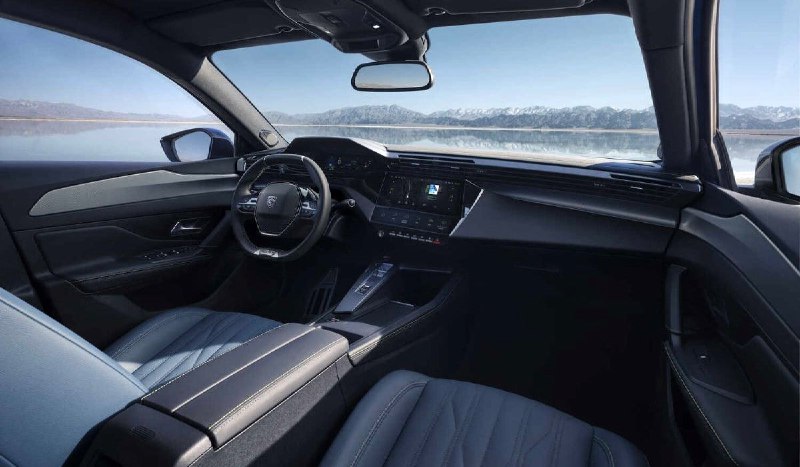 Начало продаж Peugeot 408X в России