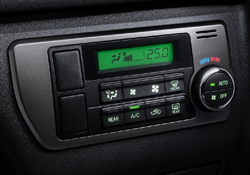 Toyota представляет юбилейную версию Hiace H200