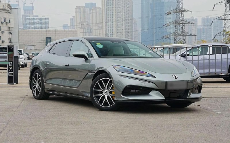 Китайский универсал Denza Z9 GT с мощным двигателем появился на российском рынке