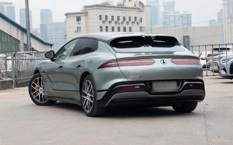 Китайский универсал Denza Z9 GT с мощным двигателем появился на российском рынке