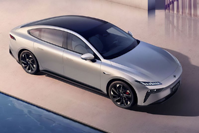 В продажу вышел новый гибридный лифтбек Dongfeng eπ007