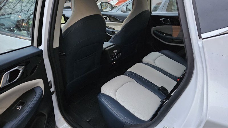 Сравнение кроссоверов Tiggo 4 и Jetour X50