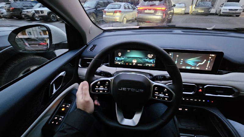Сравнение кроссоверов Tiggo 4 и Jetour X50