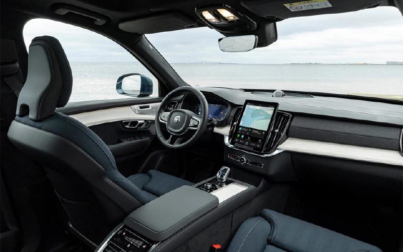 Обновлённый Volvo XC90 дебютировал в России с гарантией