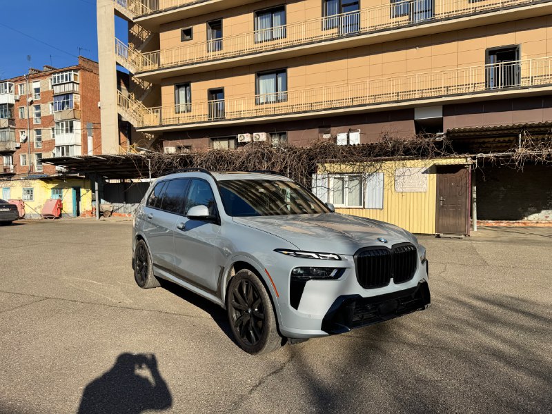 Новый BMW X7 xDrive40i: Доставка и Услуги