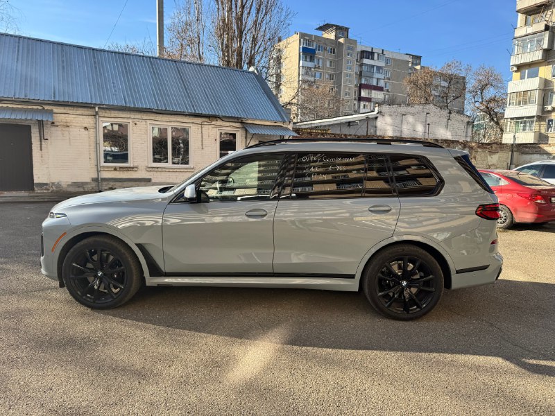 Новый BMW X7 xDrive40i: Доставка и Услуги