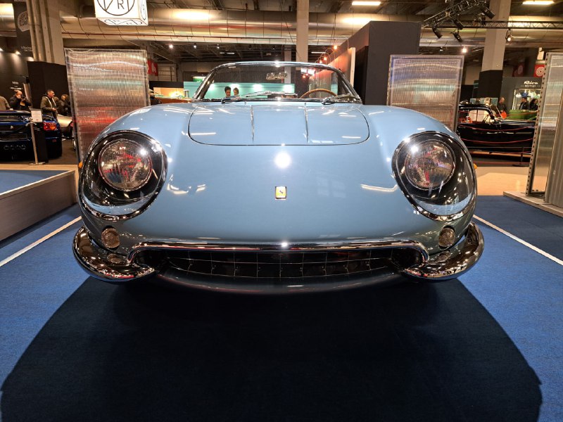 Автошоу Retromobile 2025: Классические и современные Ferrari