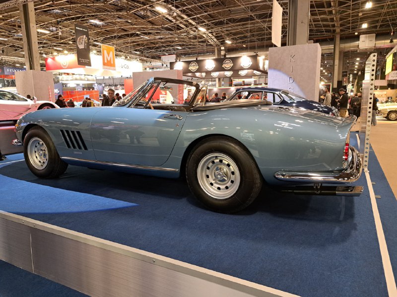 Автошоу Retromobile 2025: Классические и современные Ferrari
