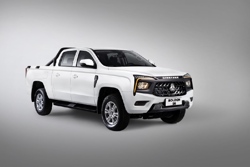 Сравнение китайского пикапа Sinotruk Bolden S6 с Toyota Hilux Champ