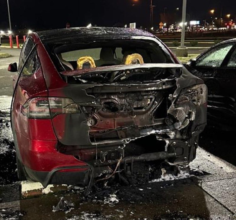 Атака на шоурум Tesla: угроза жизни Элонa Маску
