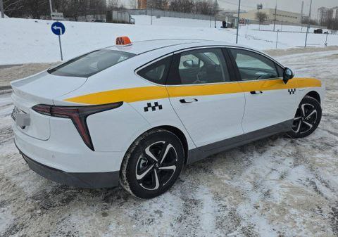 В Москве стартует использование электрического такси Амберавто А5