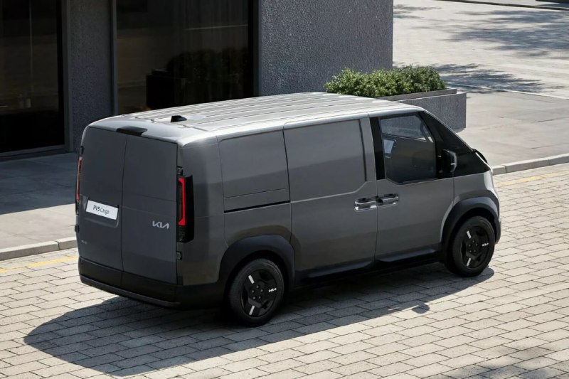 Kia анонсировала электрический микроавтобус PV5