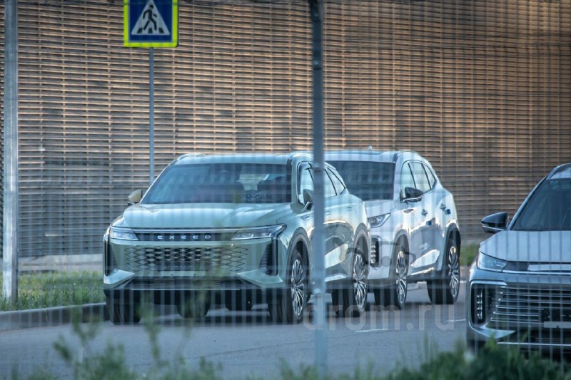 Кроссоверы Exeed начнут собирать под брендом Esteo в России
