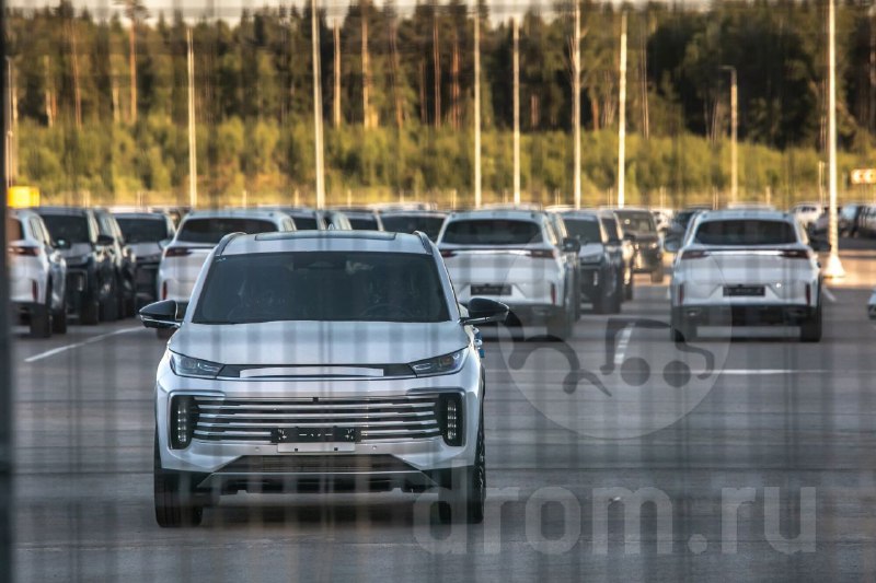 Кроссоверы Exeed начнут собирать под брендом Esteo в России