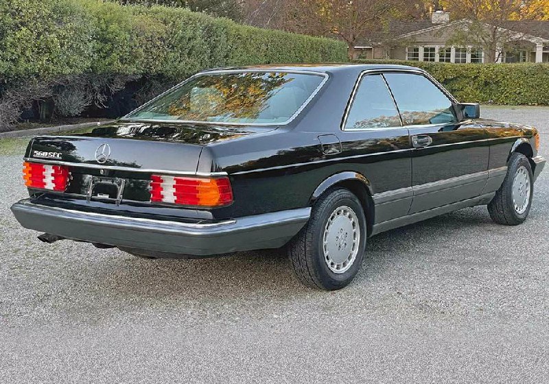 Элитное купе Mercedes-Benz 560SEC: классика 1990 года