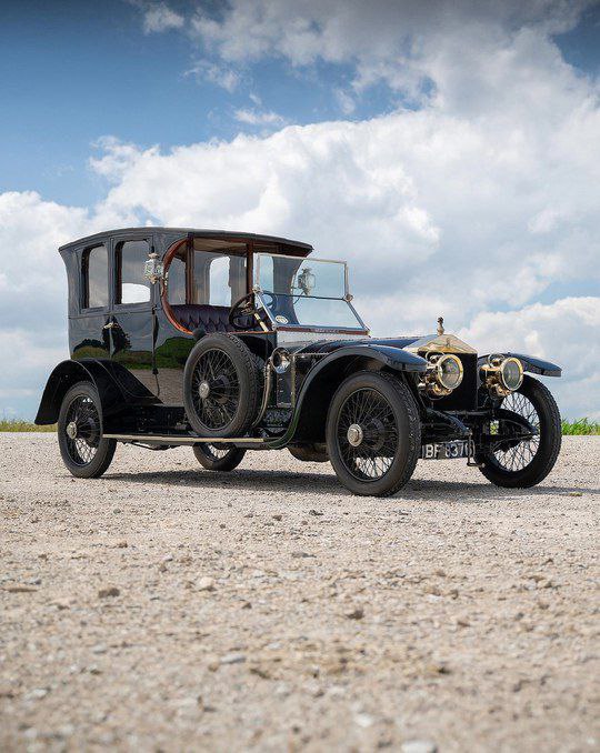 Элегантность и история: лимузин Rolls-Royce 40/50 HP Silver Ghost