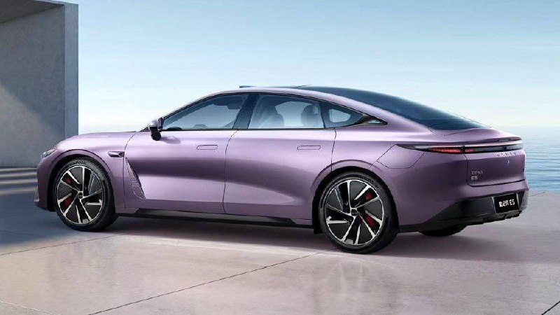 Новый гибридный седан Chery Exlantix ES: официальные фото и характеристики