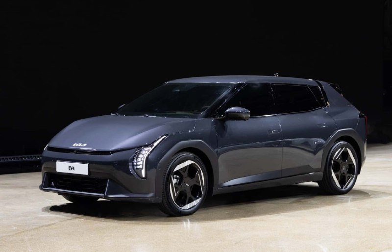Новые электромобили Kia: кросс-седан и хэтчбек EV4