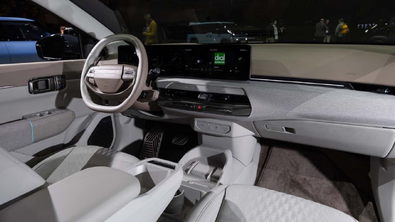 Новые электромобили Kia: кросс-седан и хэтчбек EV4