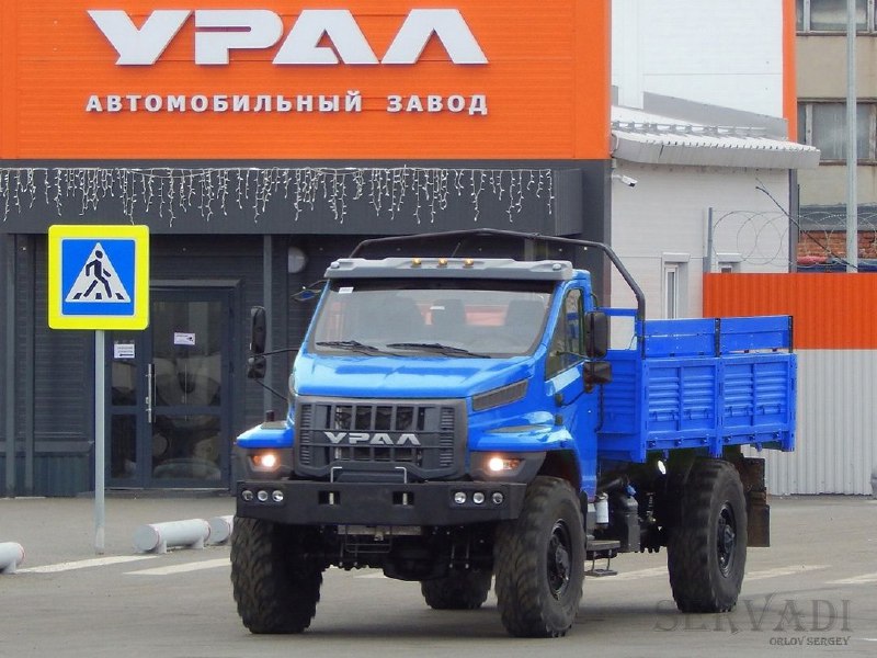 Новый капотный внедорожник от автозавода 'Урал'