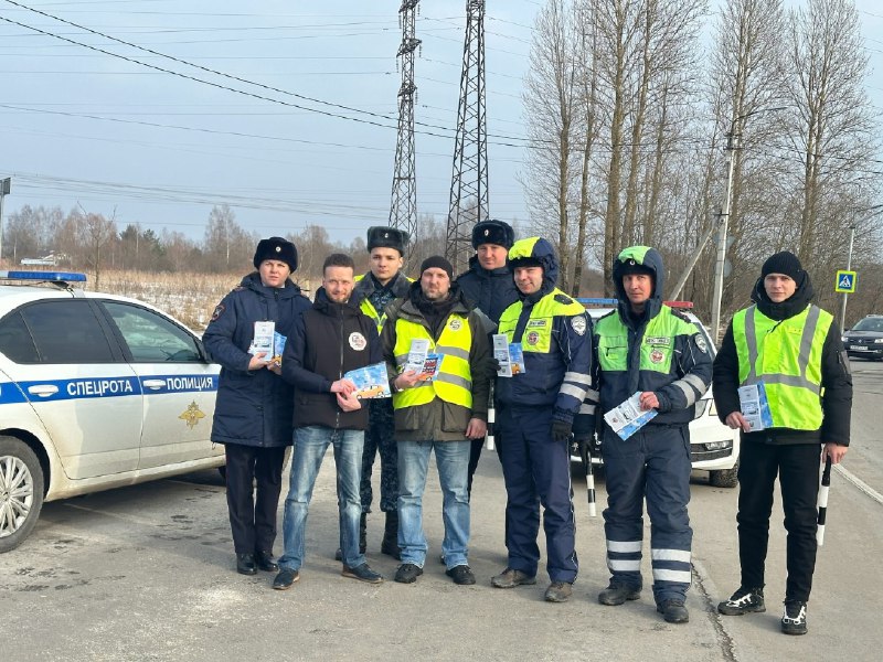 Профилактический рейд по соблюдению ПДД для новичков в Пскове